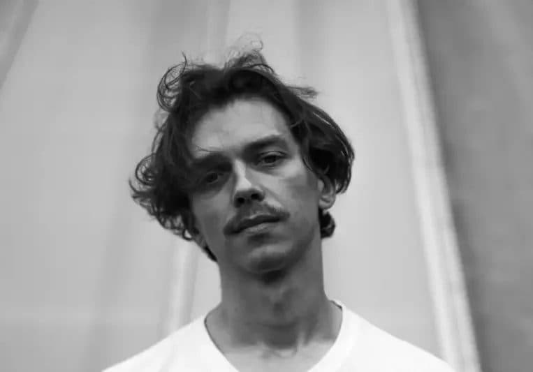Alex Lessage, an artist Roadie Media has worked with